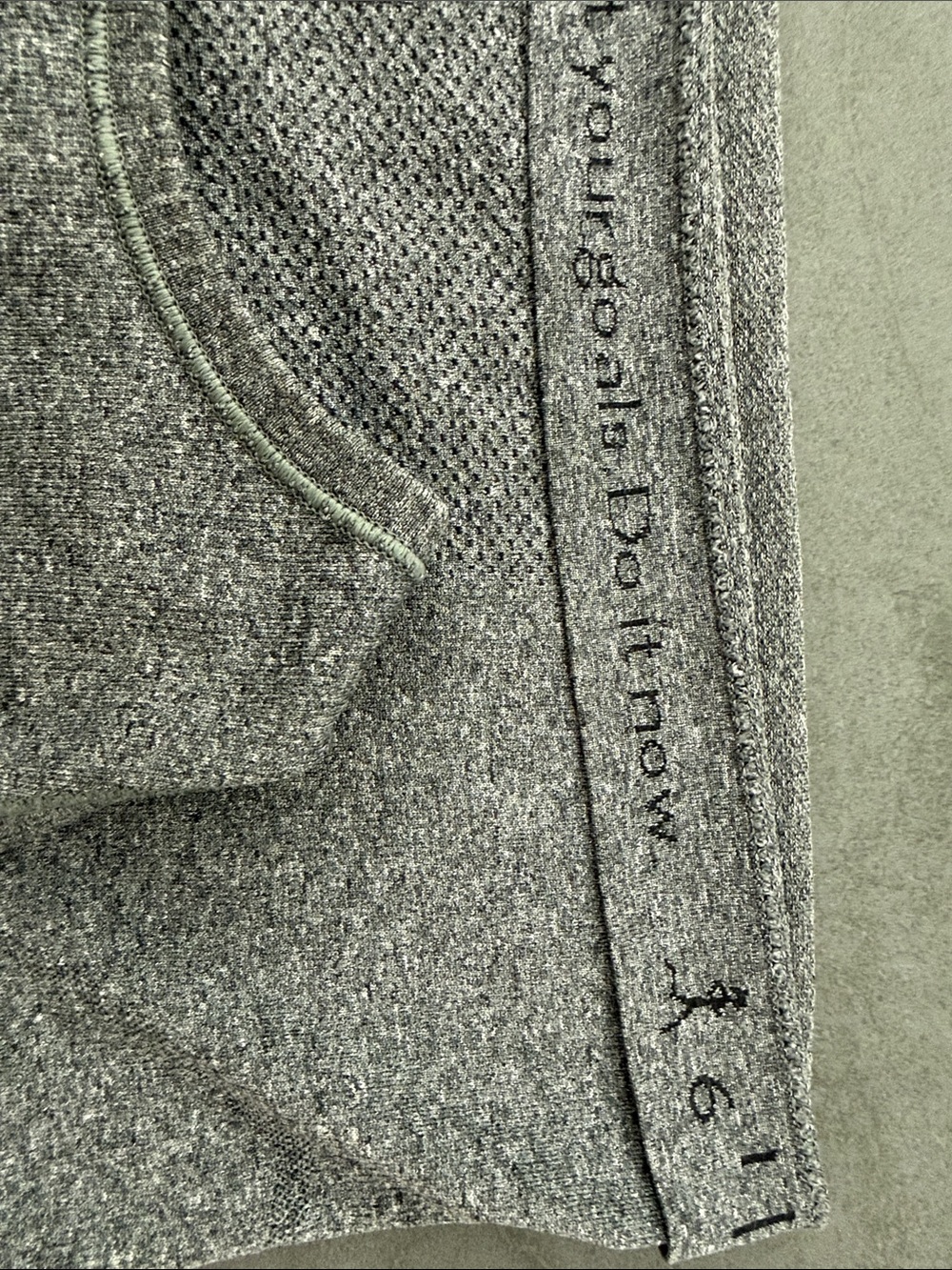 lululemon athletica Heather Gray High-Neck racer back Tank size 6 - Picture 3 of 3